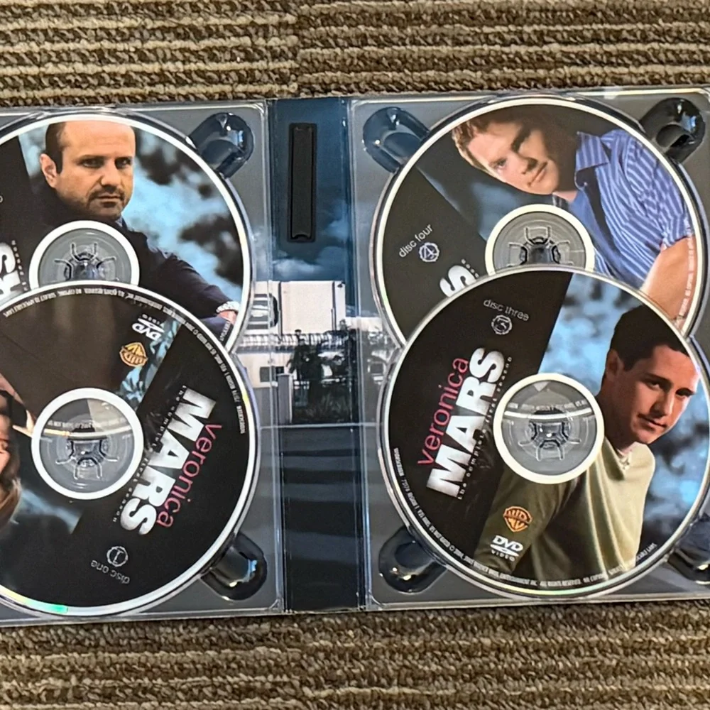 Veronica Mars Season One - set of six dvds